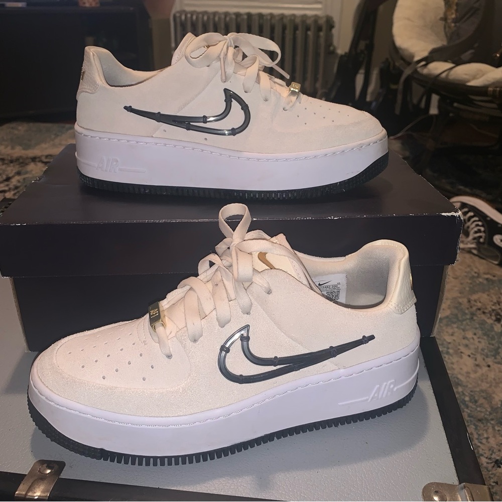 Nike Air Force 1 Sage Low LX “light cream” 2020 UNISEX